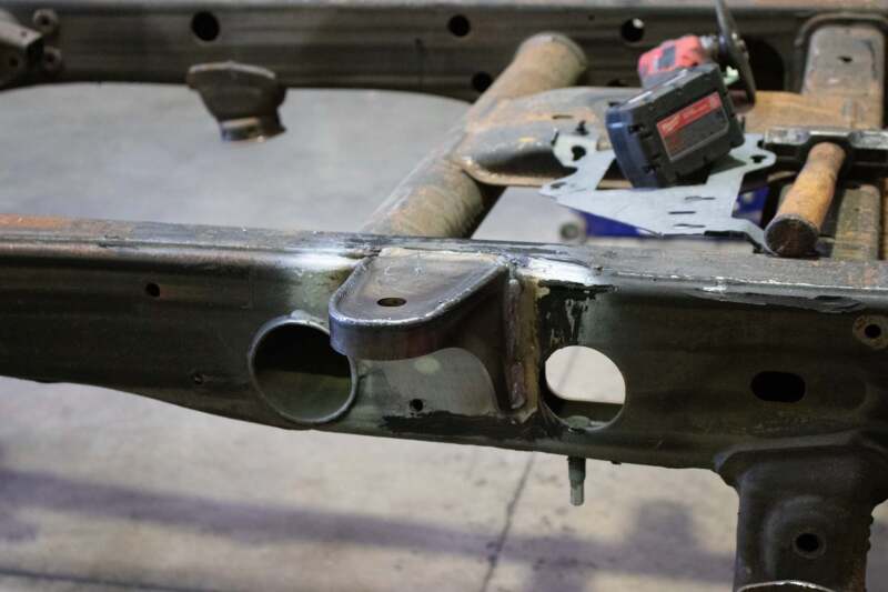 RustBuster Rust Buster 11-18 Chevy Silverado 2500HD/3500HD Rear Bed Mount - Left