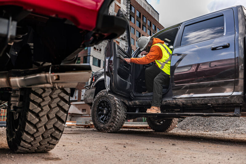 AMP Research 24-25 Ford Ranger SuperCrew PowerStep Vision - Black