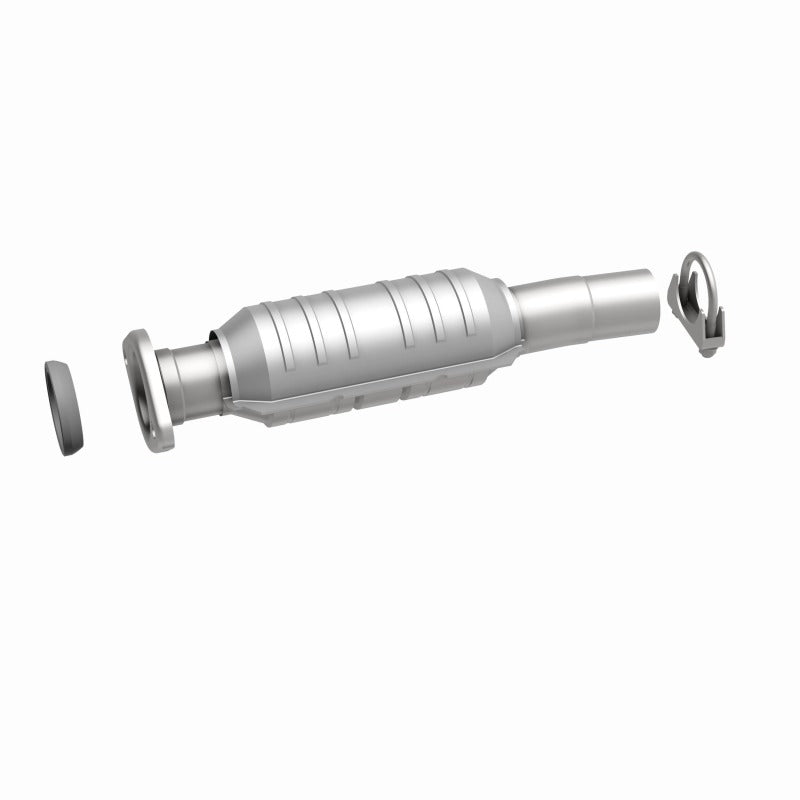 MagnaFlow Direct Fit Catalytic Converter 04-06 Toyota Sienna 3.3L AWD Rear