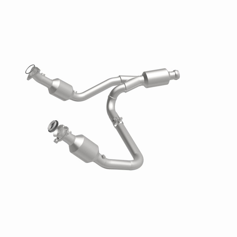 MagnaFlow 14-15 Chevrolet Silverado 1500 Underbody 4.3L / 5.3L Direct-Fit Catalytic Converter