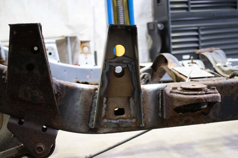 RustBuster Rust Buster 88-95 Toyota Pickups Middle Raised Bed Mounts- (Right)