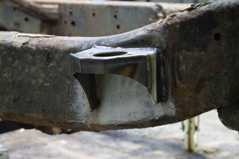Rustbuster Front Cab Mount Right Side