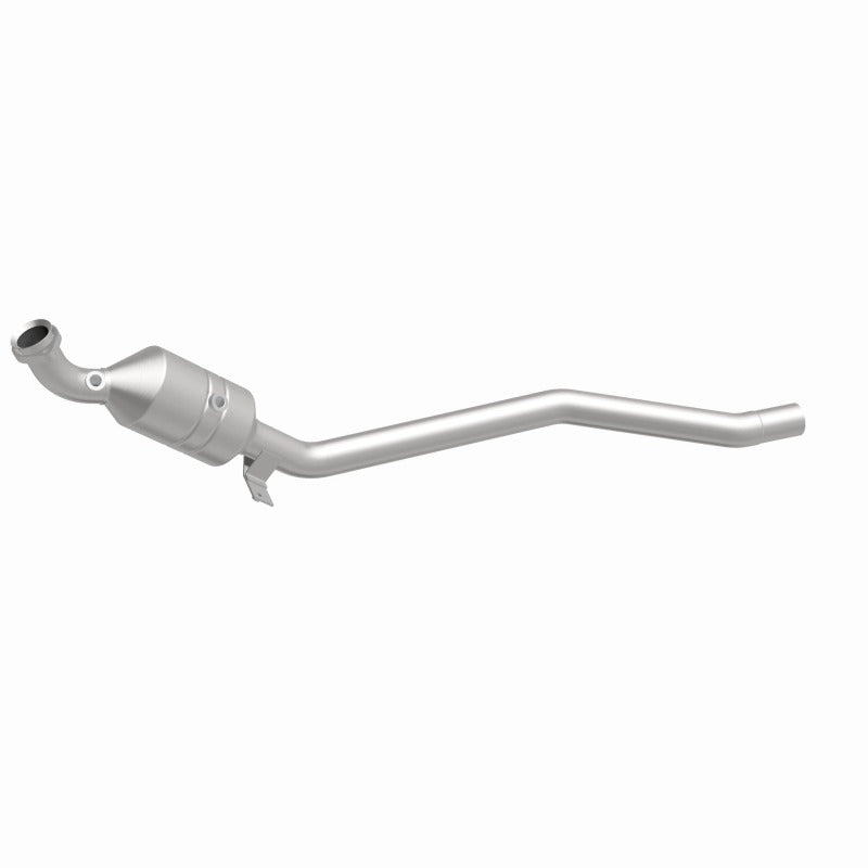 MagnaFlow Direct Fit Catalytic Converter 2006-2011 R350 3.5 L Underbody