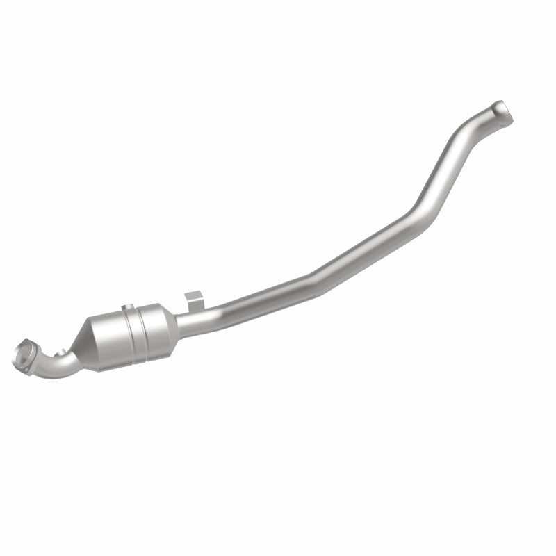 MagnaFlow Direct Fit Catalytic Converter 2006-2011 R350 3.5 L Underbody
