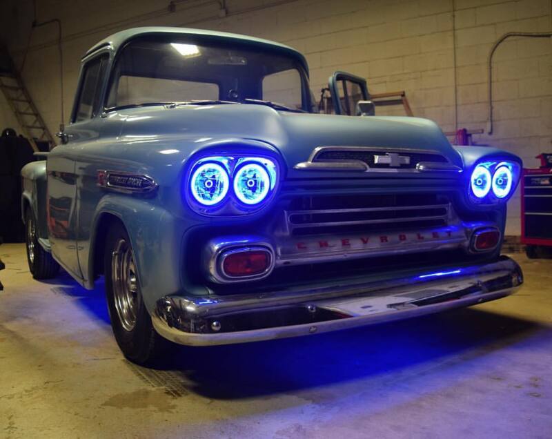 ORACLE Lighting Oracle Pre-Installed Lights 5.75 IN. Sealed Beam - UV/Purple Halo