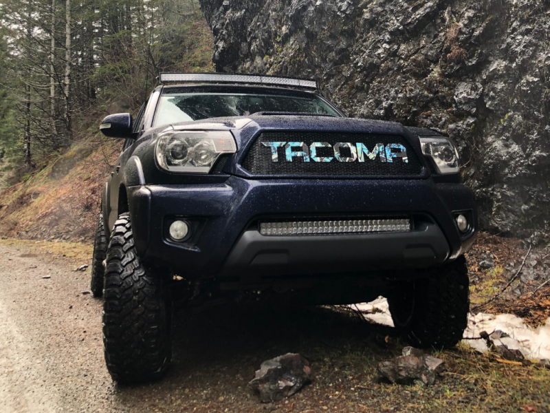 Cali Raised LED Cali Raised 05-15 Toyota Tacoma 32In Lower Bumper Flush Led Light Bar Kit - Blue Backlight - Small