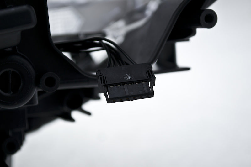 Hella 2011 BMW 5Ser Sdn F10 W/Ahl - Headlamp Rh Xen