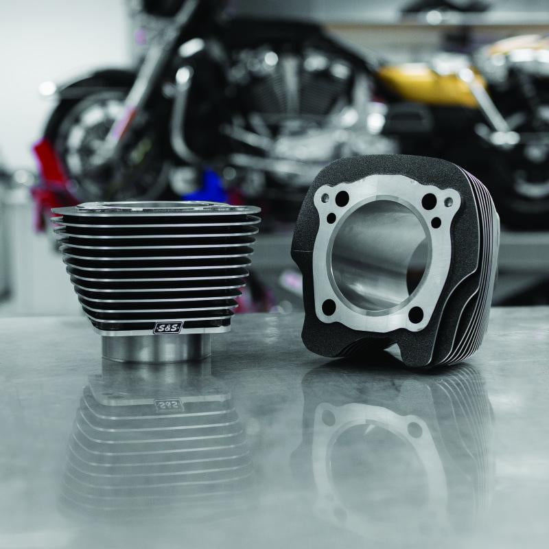 S&S Cycle 2017+ M8 Models 4.250in Bore 4.840in Big Bore Cylinder Set - Black Granite w/ Highlight