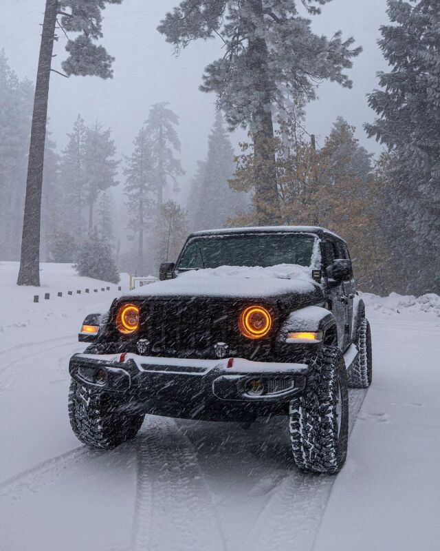 ORACLE Lighting Oracle Jeep Wrangler JL/Gladiator JT 7in. High Powered LED Headlights (Pair) ColorSHIFT