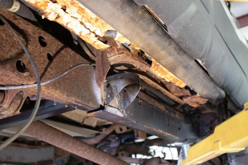 RustBuster Rust Buster Avalanche/Suburban/Yukon Center Body Frame Mount