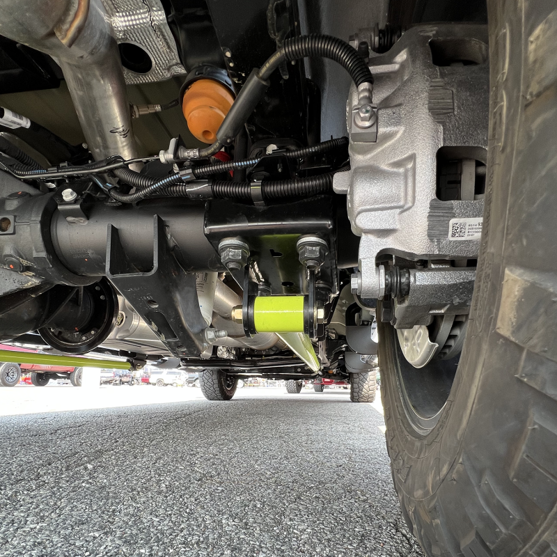 Wehrli 20-24 Chevy & GMC Duramax RCLB/CCSB/ECSB 60in. Traction Bar Kit - Candy Teal