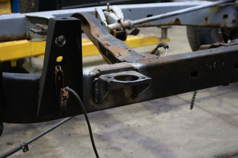 RustBuster Rust Buster 88-95 Toyota Pickups Middle Body Mount- (Left)