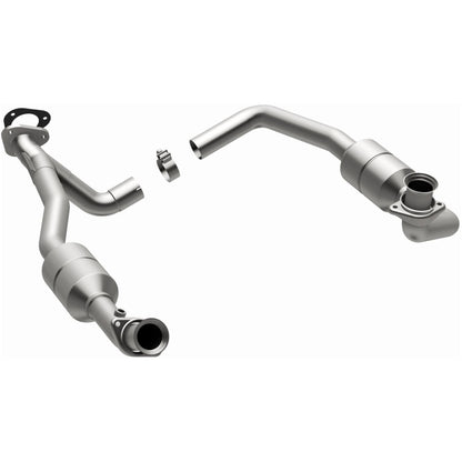 MagnaFlow Direct Fit Catalytic Converter 00-03 Ford E150 5.4L