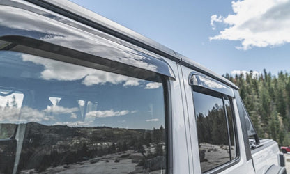 AVS 2018 Jeep Wrangler Unlimited (4-Door) Ventvisor Outside Mount Window Deflectors 4pc - Smoke