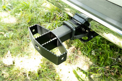 Dee Zee Universal Hitch Step