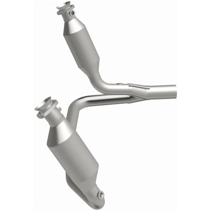 MagnaFlow Direct Fit Catalytic Converter OEM 2004 Dodge Dakota Underbody