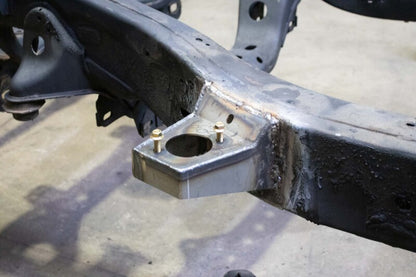 RustBuster 05-15 Toyota Tacoma Access Cab Crew Cab Front Body Mount Right