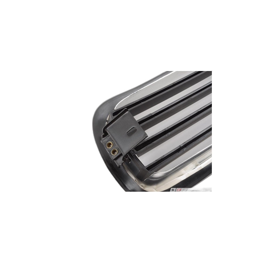 Genuine BMW 51131848672 E23 Grille Center RECHTS (Inc. 745i, 735i & 728) | ML Performance US Car Parts