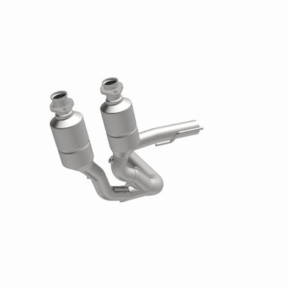 MagnaFlow Direct Fit Catalytic Converter 99-01 Grand Cherokee Front 4.7L