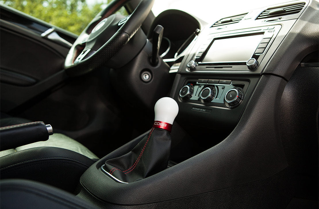 COBB 2V1350-W-RD VW COBB KNOB - WHITE KNOB W/RACE RED