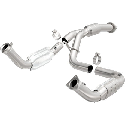 MagnaFlow Direct Fit Catalytic Converter 11-13 Chev Silverado 2500 HD/3500 HD 6.0L