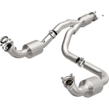 MagnaFlow 12-20 Chevrolet Express 4500 Underbody 6.0L Direct Fit Catalytic Converter