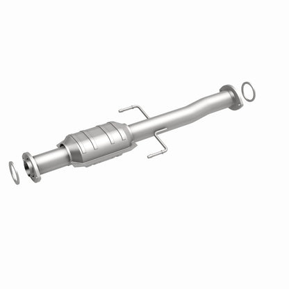 MagnaFlow Direct Fit Catalytic Converter 01-04 Toyota Tacoma 2.4L Rear