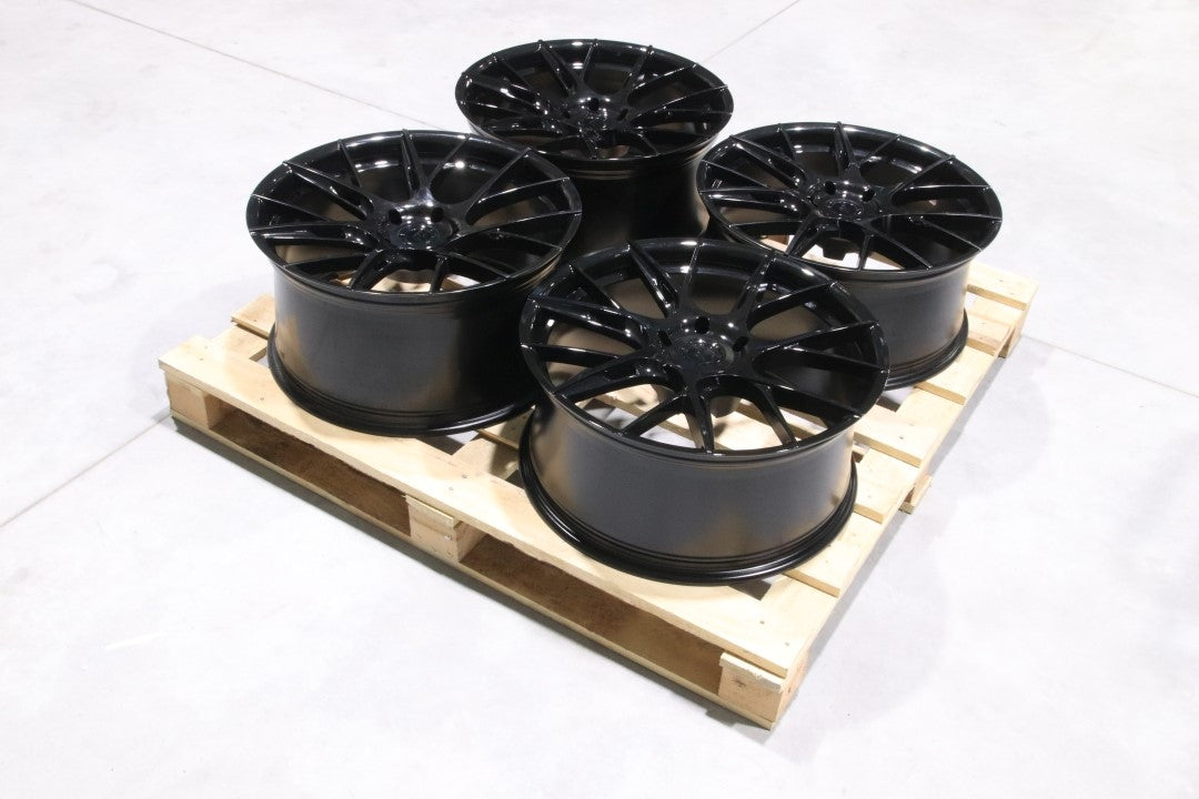 JR Wheels SET-JR#34 Set of JR42 20x9 ET20 + 20x10 ET30 5x120 Gloss Black