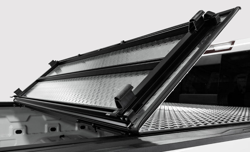 Access LOMAX Tri-Fold 2022+ Nissan Frontier 5ft Bed (Split Rail)