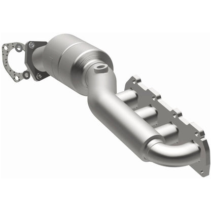 MagnaFlow Direct Fit Catalytic Converter 02-04 VW Passat 4.0L