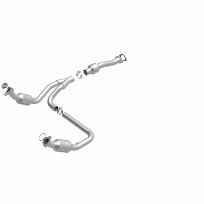 MagnaFlow Direct Fit Catalytic Converter 2011-2014 Express 1500 4.3L Underbody