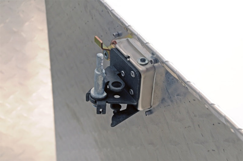 Dee Zee Universal Tool Box - Specialty Large Triangle BT Alum