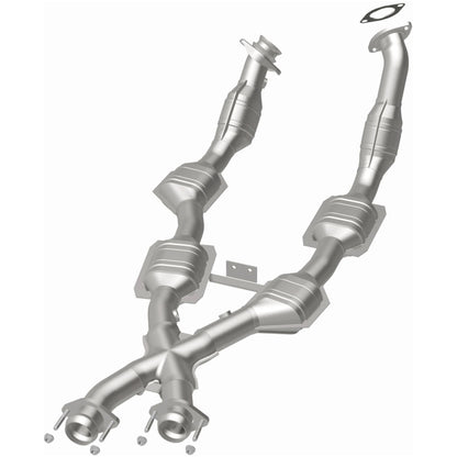 MagnaFlow Direct Fit Catalytic Converter 96-98 Mustang 4.6L 6-Cats
