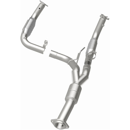 MagnaFlow Direct Fit Catalytic Converter 11-13 Chev Silverado 2500 HD/3500 HD 6.0L