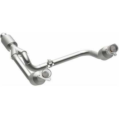 MagnaFlow 14-15 Chevrolet Silverado 1500 Underbody 4.3L / 5.3L Direct-Fit Catalytic Converter