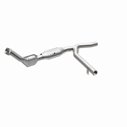 MagnaFlow Direct Fit Catalytic Converter 00-01 Ford F-150 4.6L 2wd
