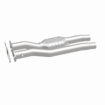 MagnaFlow Direct Fit Catalytic Converter 96-97 7.4L 3500 Truck Rear