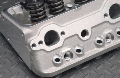 Edelbrock Single Perf SBC 70cc Head Comp