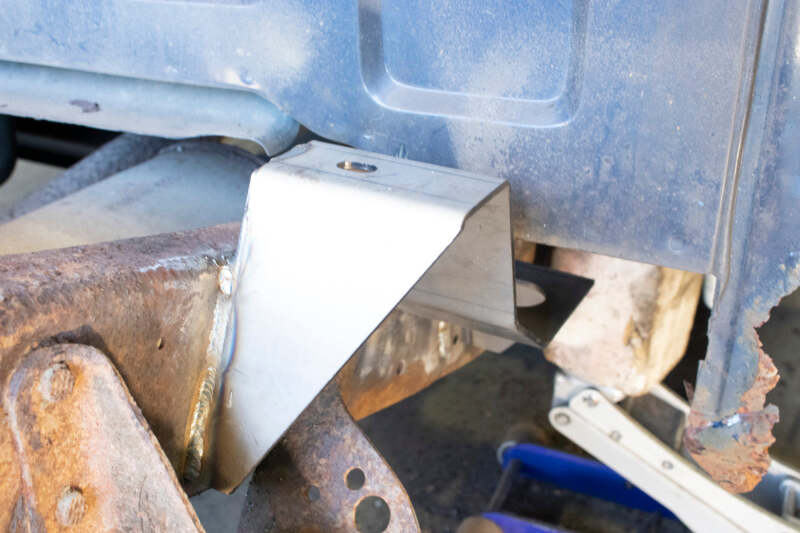 RustBuster Rust Buster 1988-1998 Chevrolet & GMC C/K 1500 & 2500 Bed and Cab Mount Brackets - Left