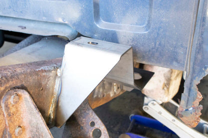 RustBuster Rust Buster 1988-1998 Chevrolet & GMC C/K 1500 & 2500 Bed and Cab Mount Brackets - Left