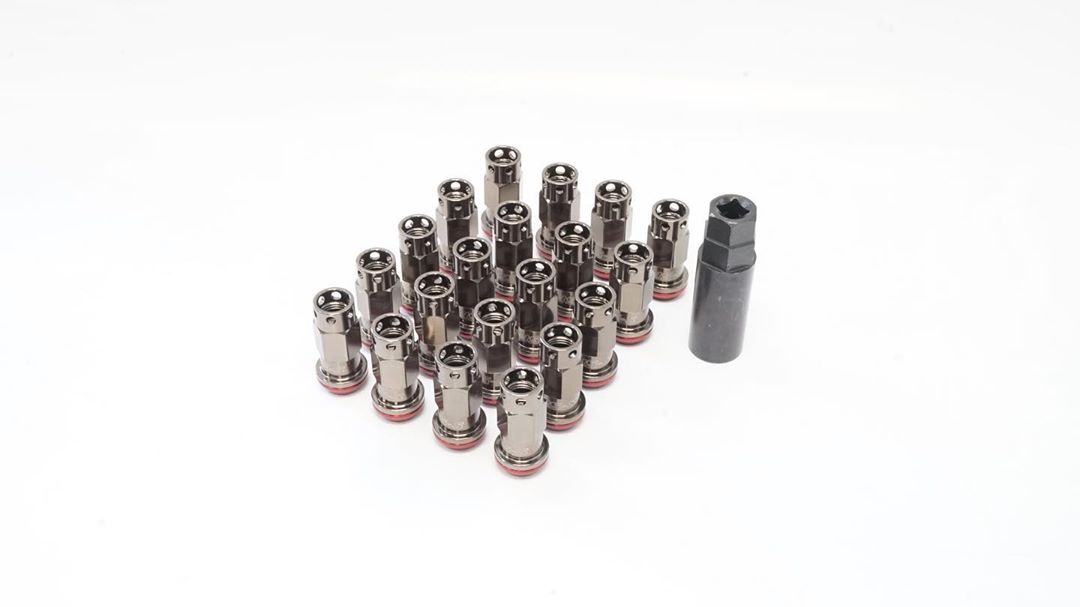 MUTEKI 32946T LUG NUTS KIT SR45-S 12X1.50 45MM SMOKE TITANIUM W/RED WASHERS