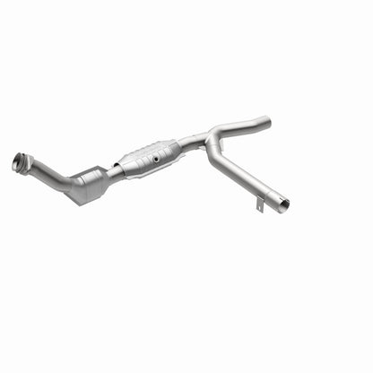 MagnaFlow Direct Fit Catalytic Converter 00-01 Ford F-150 4.6L 2wd