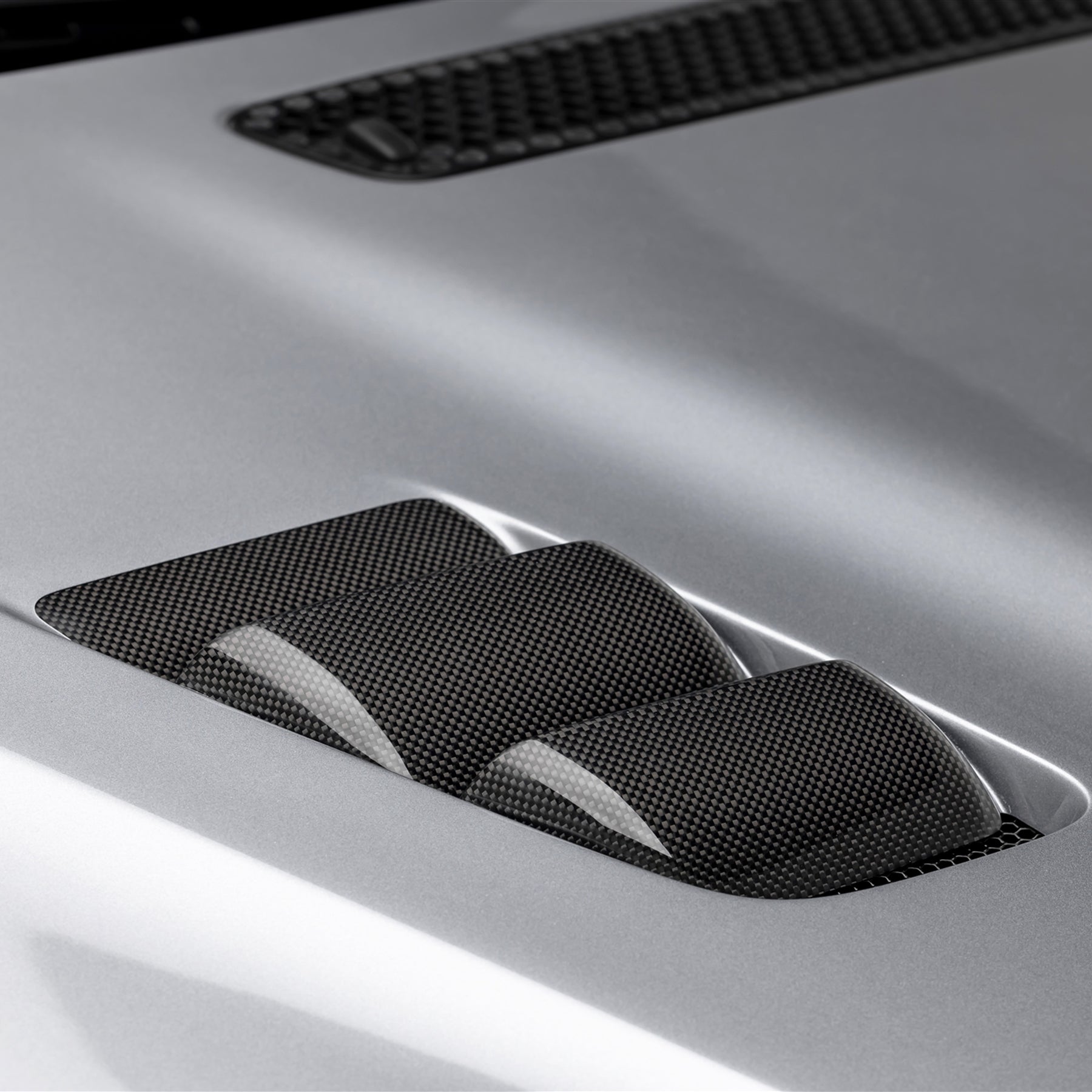 Vorsteiner BMV5655 V20 Aero Hood Carbon Fiber PP 1x1 Glossy