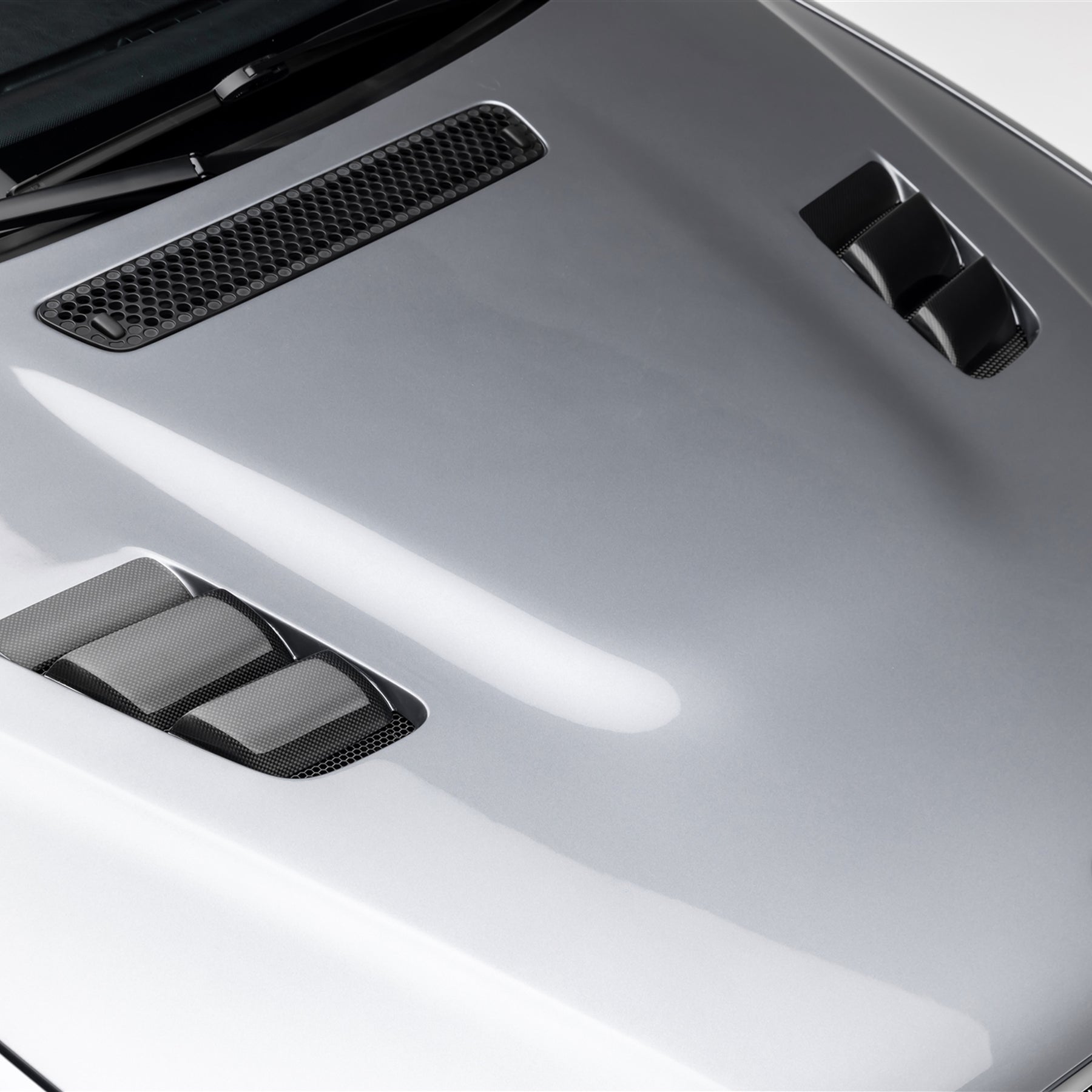 Vorsteiner BMV5655 V20 Aero Hood Carbon Fiber PP 1x1 Glossy