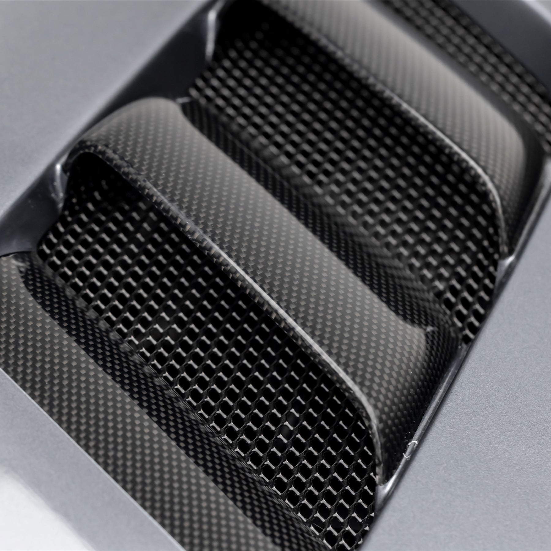 Vorsteiner BMV5655 V20 Aero Hood Carbon Fiber PP 1x1 Glossy