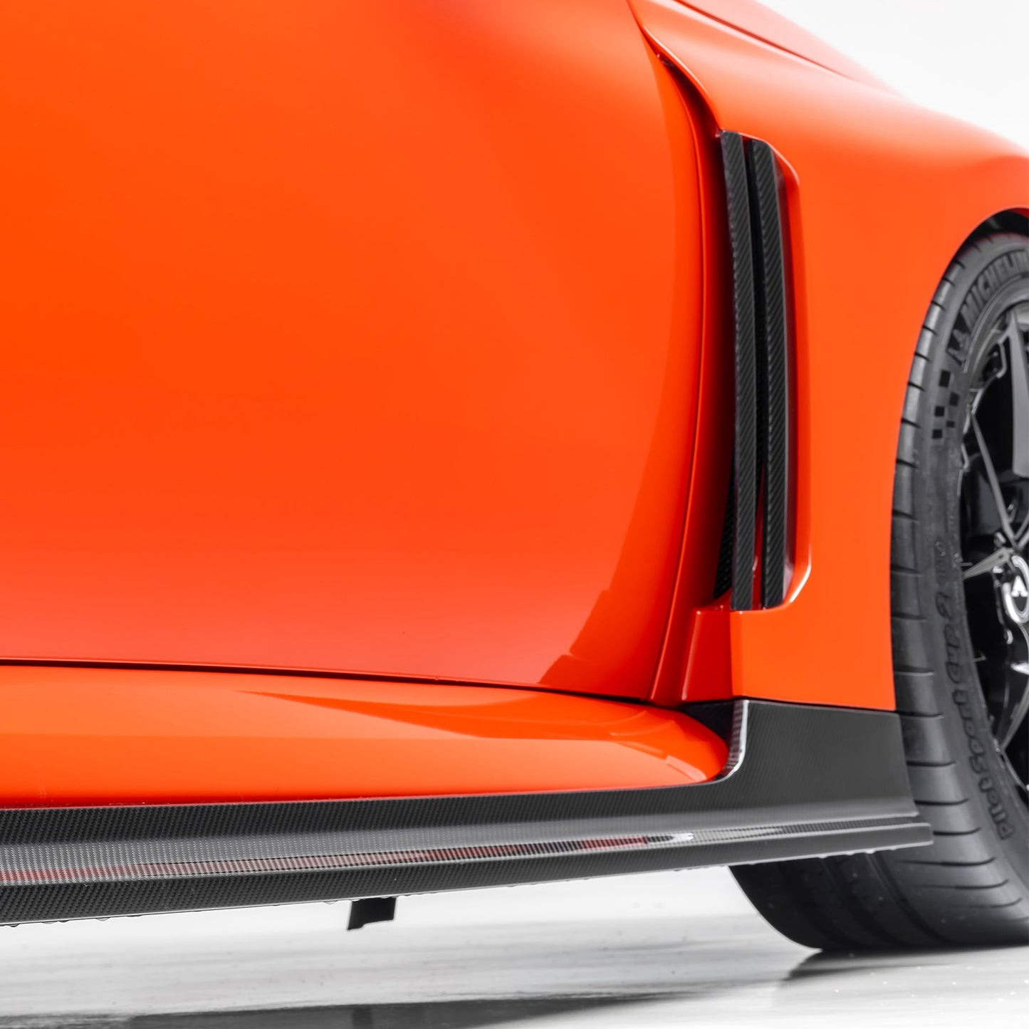 Vorsteiner BMV3293 BMW G8X M2 VRS Aero Vented Fenders with Side Skirts Carbon fiber PP 2X2 Glossy