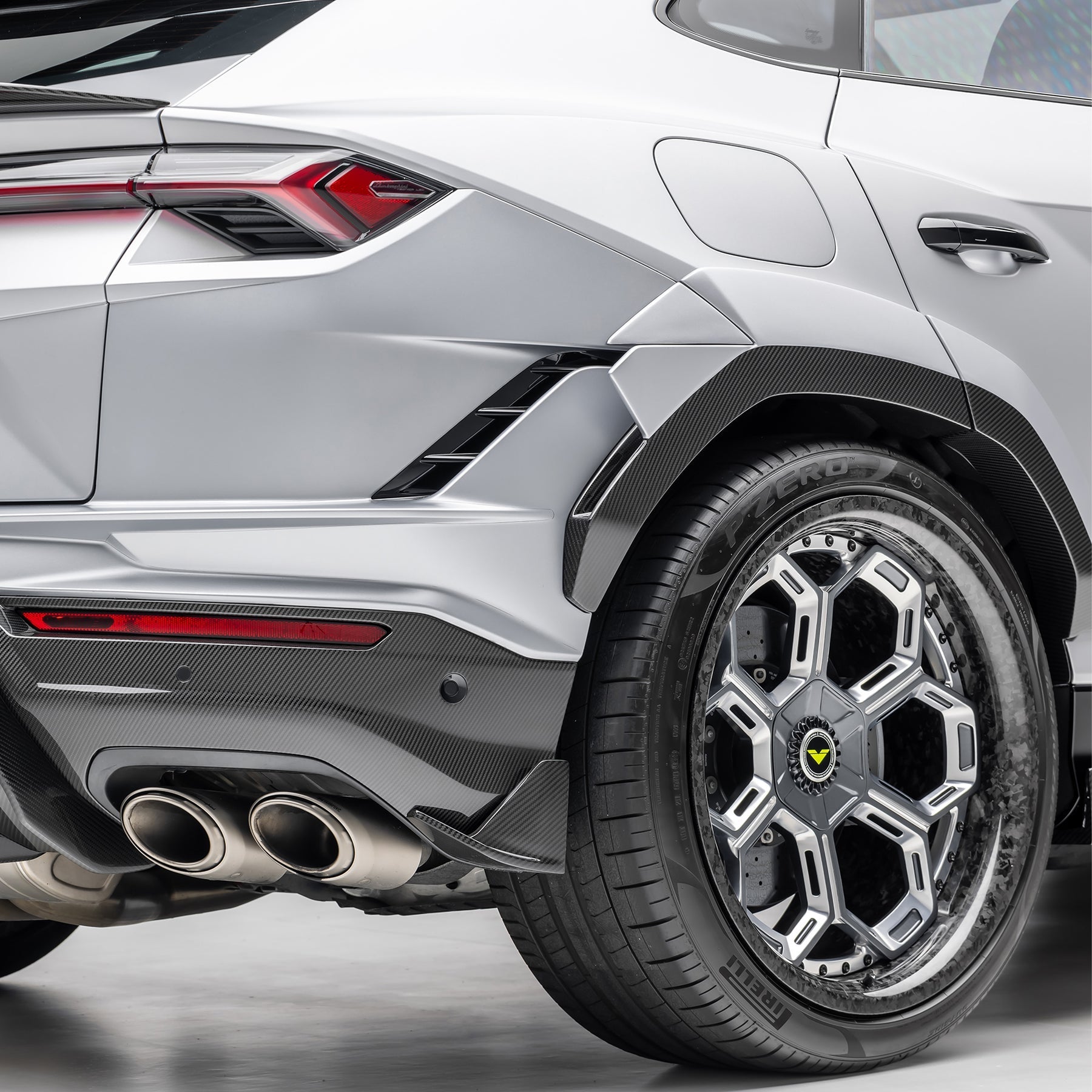 Vorsteiner 5090LOV Lamborghini Urus Performante Edizione Aero Fender Flares (Not Compatible if Canards 2027LOV are selected)