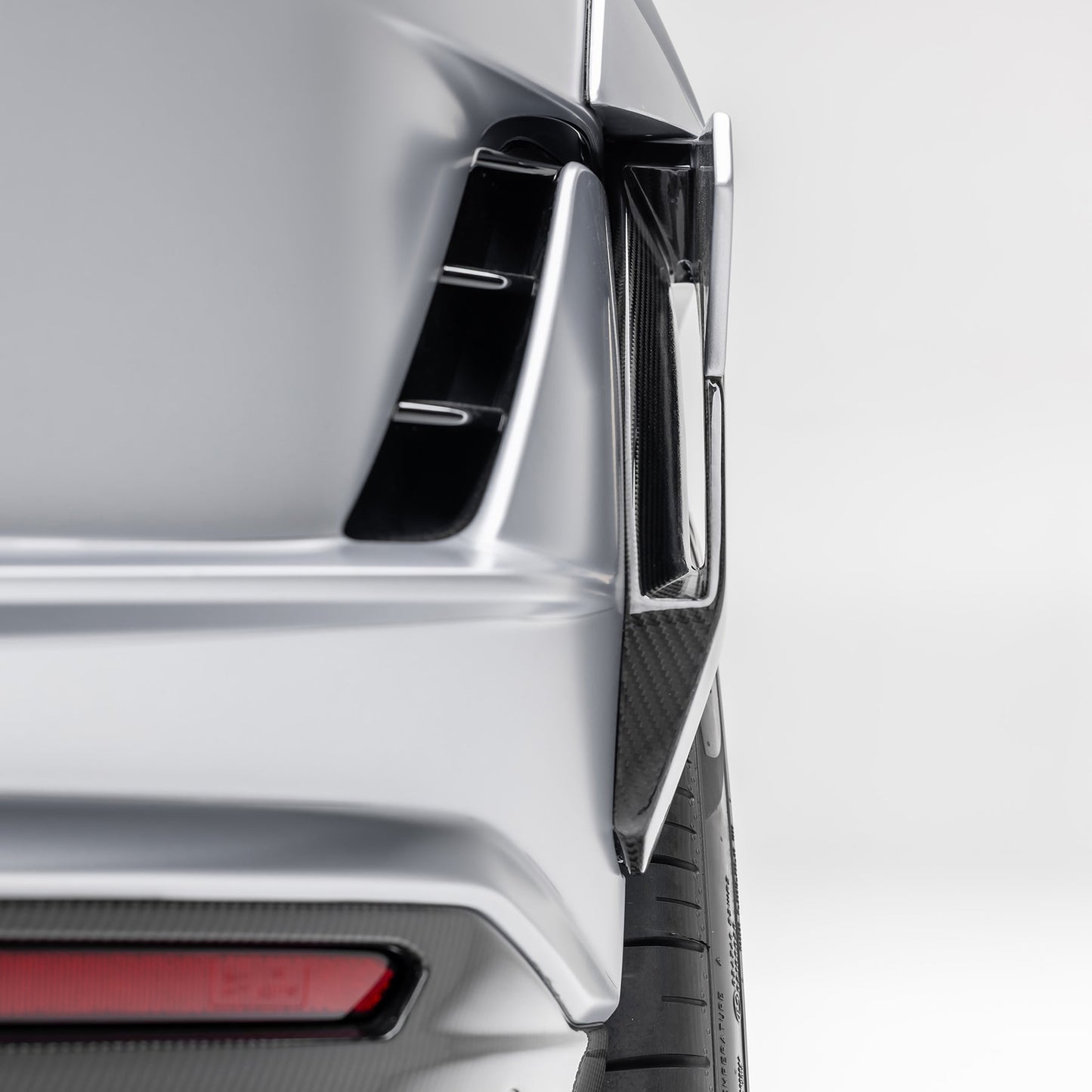 Vorsteiner 5090LOV Lamborghini Urus Performante Edizione Aero Fender Flares (Not Compatible if Canards 2027LOV are selected)