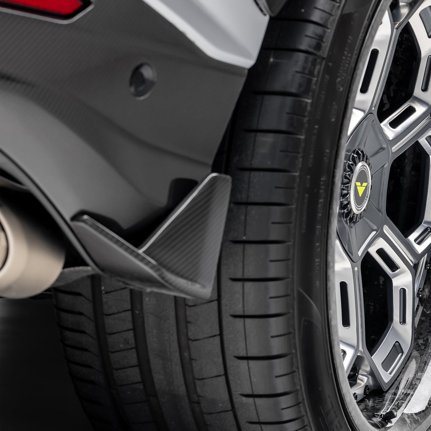 Vorsteiner 5025LOV Lamborghini Urus Performante Edizione Aero Side Fins