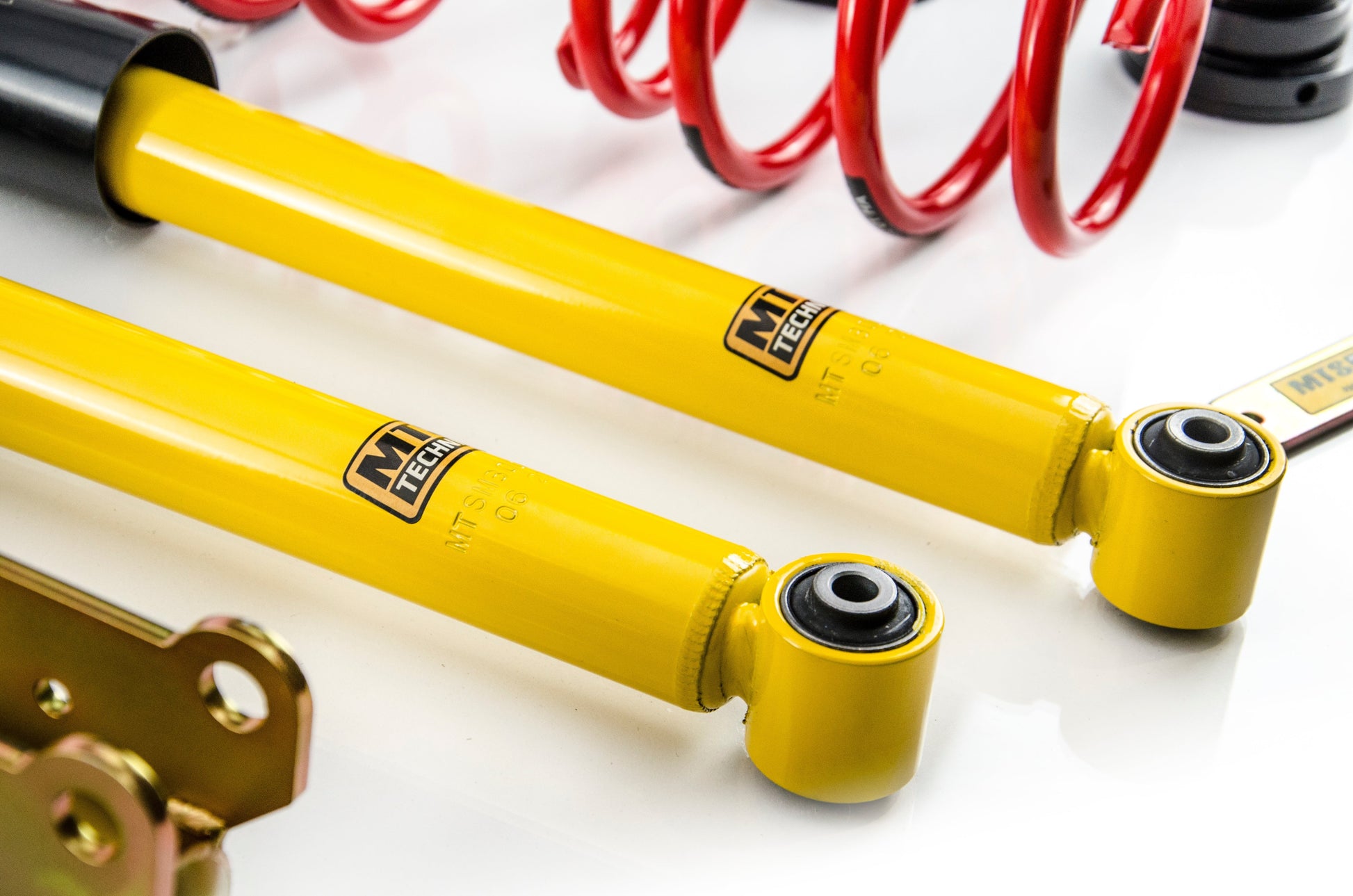 MTS Technik MTSGWMB03 STREET COILOVER KIT (GOLD) FOR MERCEDES-BENZ CLA SHOOTING BRAKE (X117)